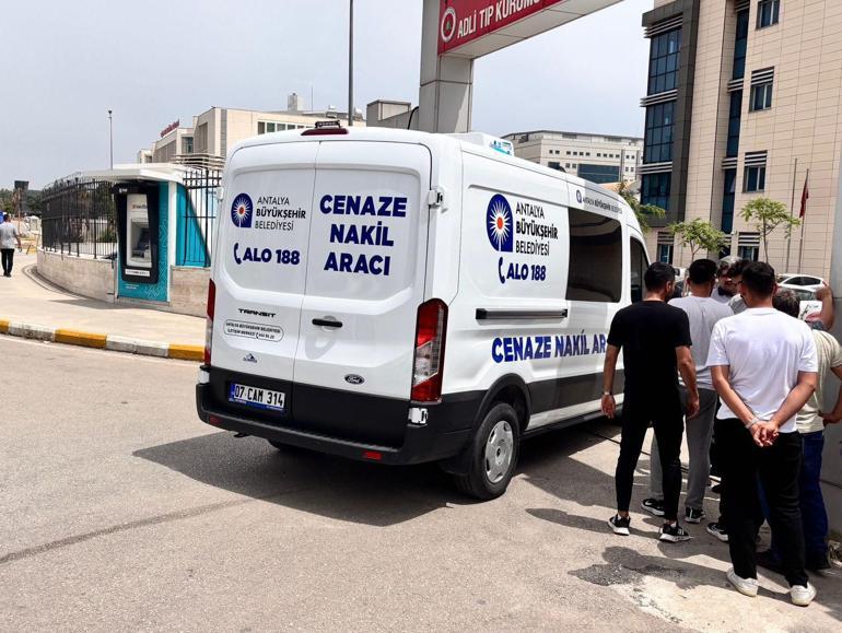 Tartıştığı oğlunu bıçaklayarak öldürdü