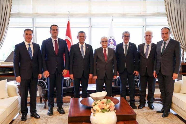 Özgür Özel: CHPyi karıştırmaya çalışıyorlar kendi akıllarınca