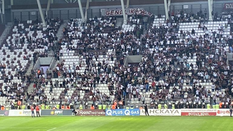 Elazığspor-Vanspor FK maçı tatil edildi