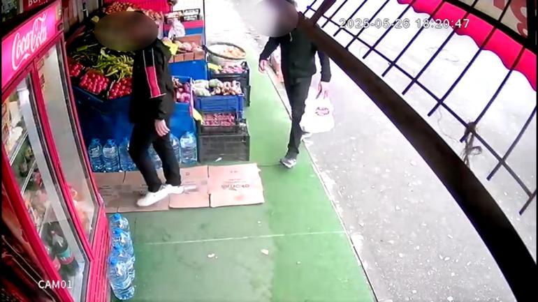Arnavutköyde polisi görünce uyuşturucuyu markete saklayan şüpheliler yakalandı