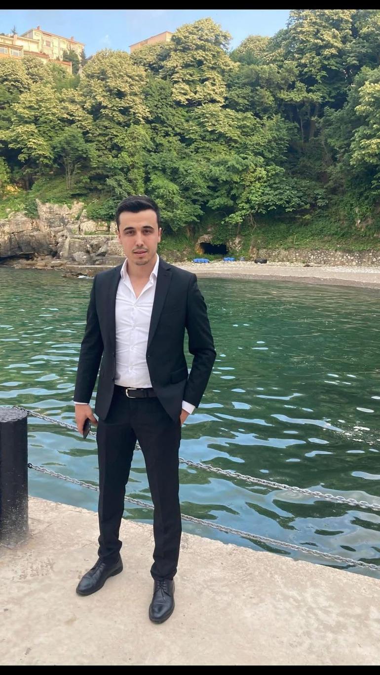 Otomobiliyle refüje çarpan makam şoförü öldü