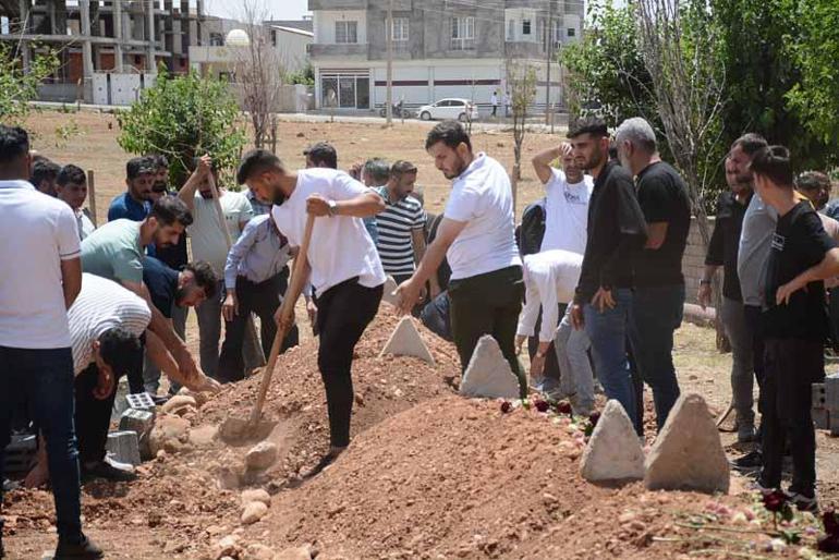 Annesi ile 2 kardeşinin öldüğü kazada Ceylan da kurtarılamadı