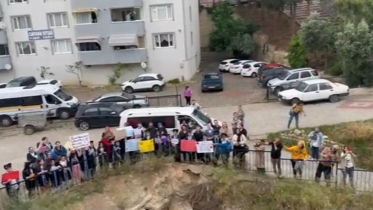 Öğrencilerden kanser tedavisi gören öğretmenlerine duygulandıran sürpriz