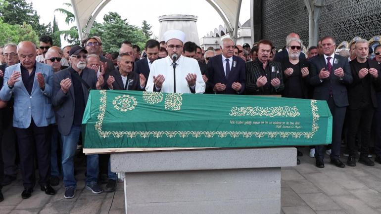 Sanatçı İlhan Şeşen son yolculuğuna uğurlandı