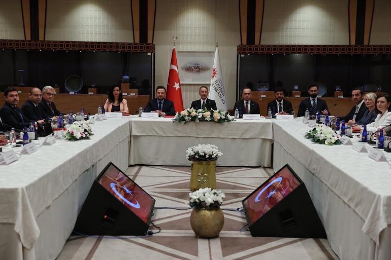 İletişim Başkanı Altun, bakanlık basın müşavirleriyle bir araya geldi