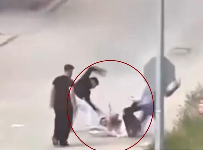 Elazığda tekme ve yumruklu kavga kamerada