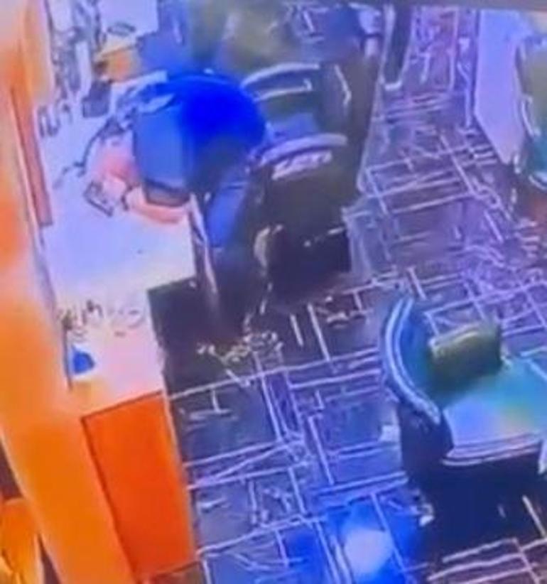 Kardeşini tıraş olurken ensesinden vurup, öldürdü