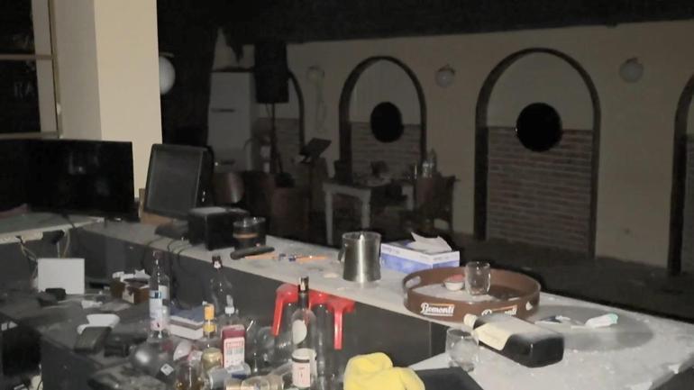 Kağıthanede eğlence mekanına el bombalı saldırı kamerada