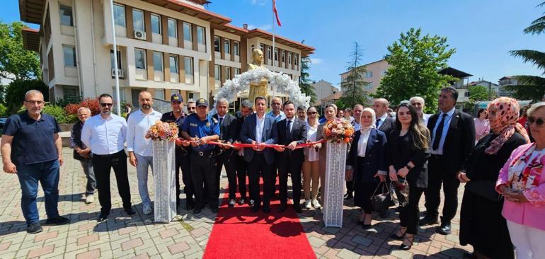 Sapanca Halk Eğitim Merkezi yıl sonu sergisi açıldı