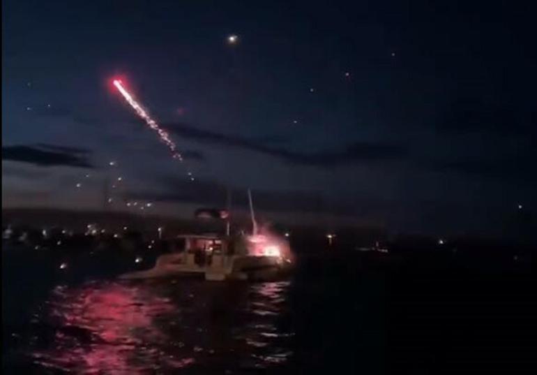 Emekli astsubay, gösteri yaptığı paramotorla tekneye çarptı; o anlar kamerada