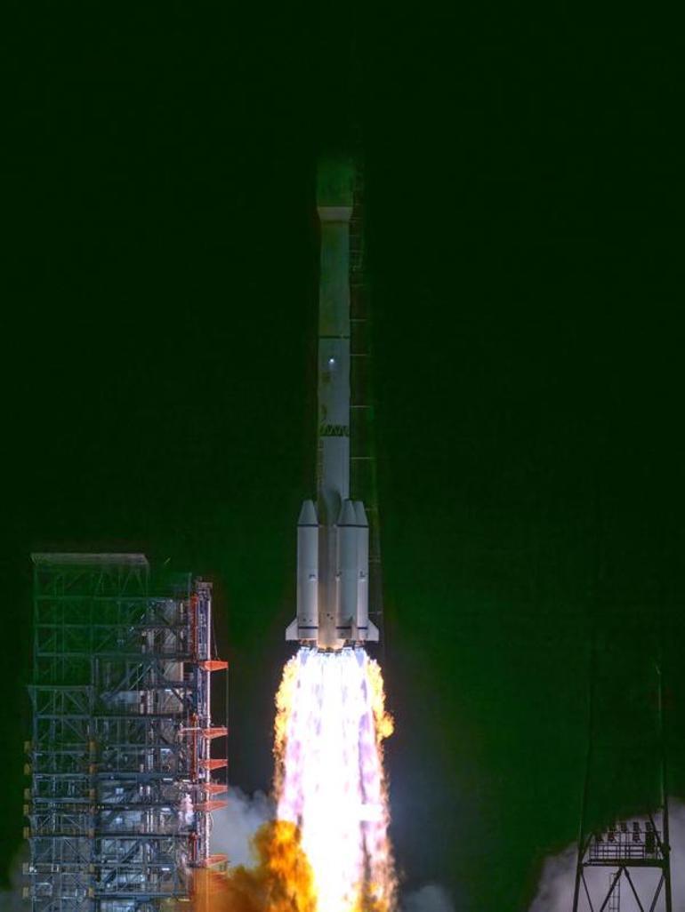 Çin, asteroit keşfi için Tianwen-2’yi uzaya gönderdi