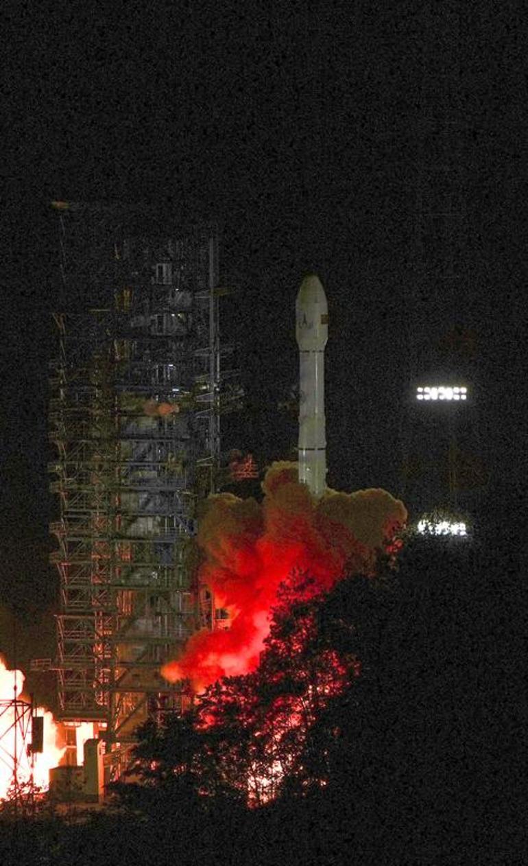 Çin, asteroit keşfi için Tianwen-2’yi uzaya gönderdi