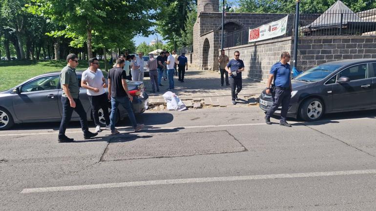 Diyarbakırda surlara asılan İmamoğlu pankartlarına polis el koydu