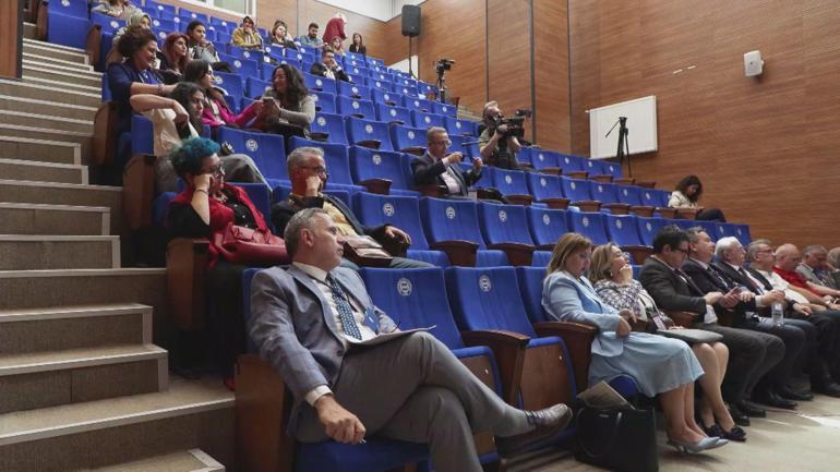 Marmara Üniversitesindeki sempozyumda tıp ve iletişim bilimleri birlikte ele alındı