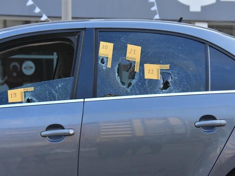 3 kişinin öldüğü, 3 kişinin de yaralandığı silahlı saldırı kamerada