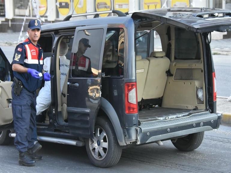 3 kişinin öldüğü, 3 kişinin de yaralandığı silahlı saldırı kamerada