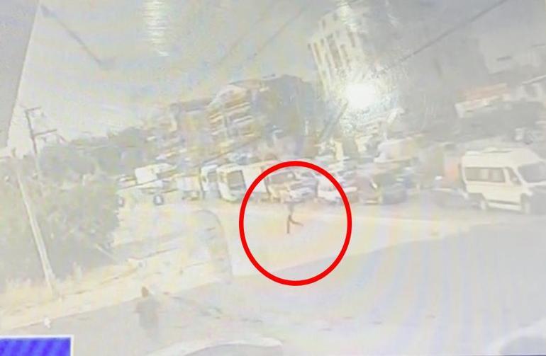 3 kişinin öldüğü, 3 kişinin de yaralandığı silahlı saldırı kamerada