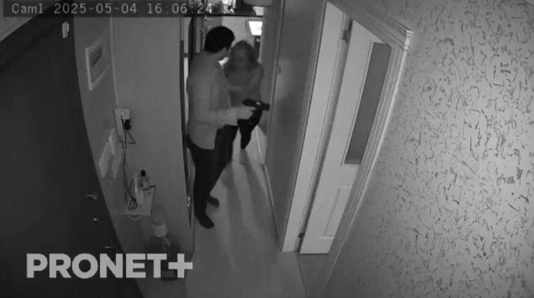 Bayrampaşada sosyal medyadan tanıştığı iki kadını gasbetti