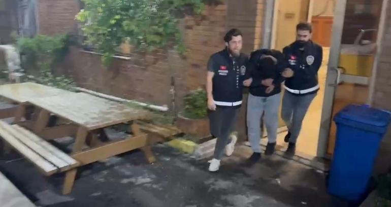 Bayrampaşada sosyal medyadan tanıştığı iki kadını gasbetti