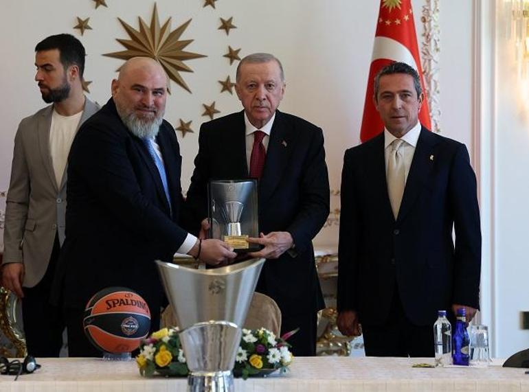Cumhurbaşkanı Erdoğan, EuroLeague şampiyonu Fenerbahçe Bekoyu kabul etti