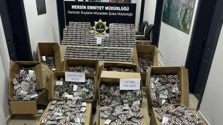 Dronla tespit edilen araçtan 38 bin 464 adet sentetik ecza hap çıktı