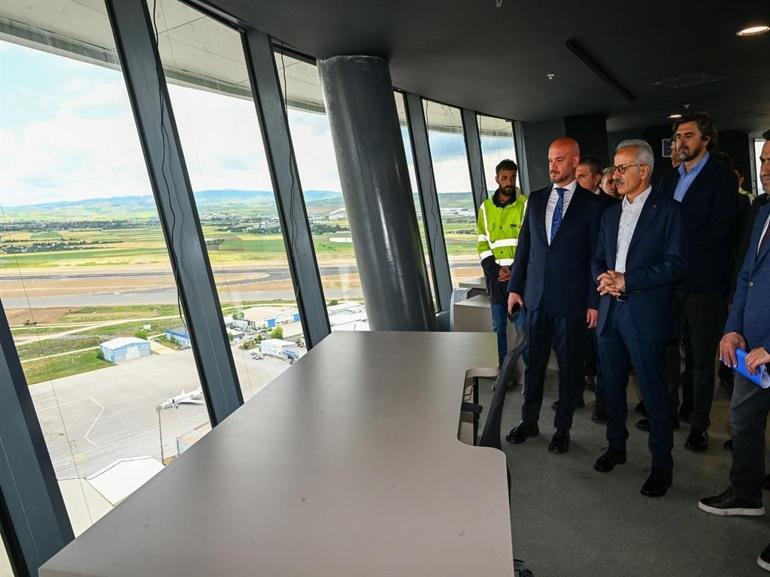 Bakan Uraloğlu: Esenboğanın yıllık yolcu kapasitesi 30 milyona çıkacak
