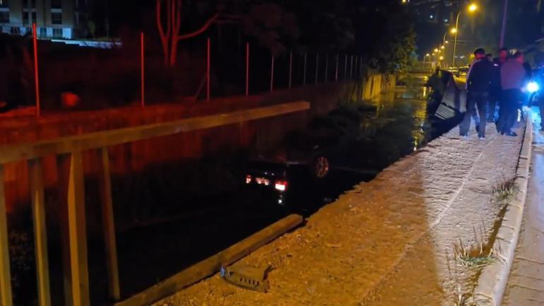 Beykozda otomobil dereye uçtu; sürücü kaçtı, yaralıyı itfaiye kurtardı