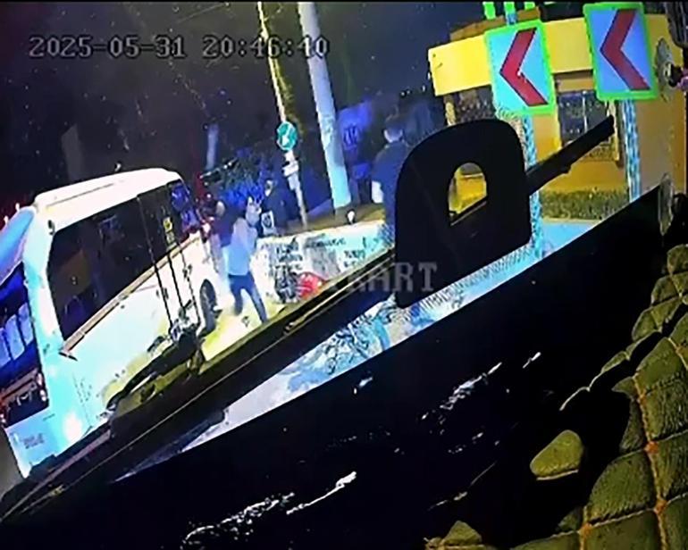 Hatlarına dahil edilen özel halk otobüslerine taş, sopa ve tabancayla saldırdılar; o anlar kamerada