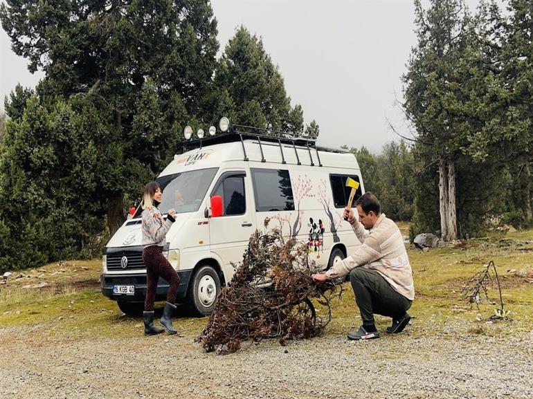 İşlerinden istifa edip, karavan hayatına geçen çift, Türkiyeyi geziyor
