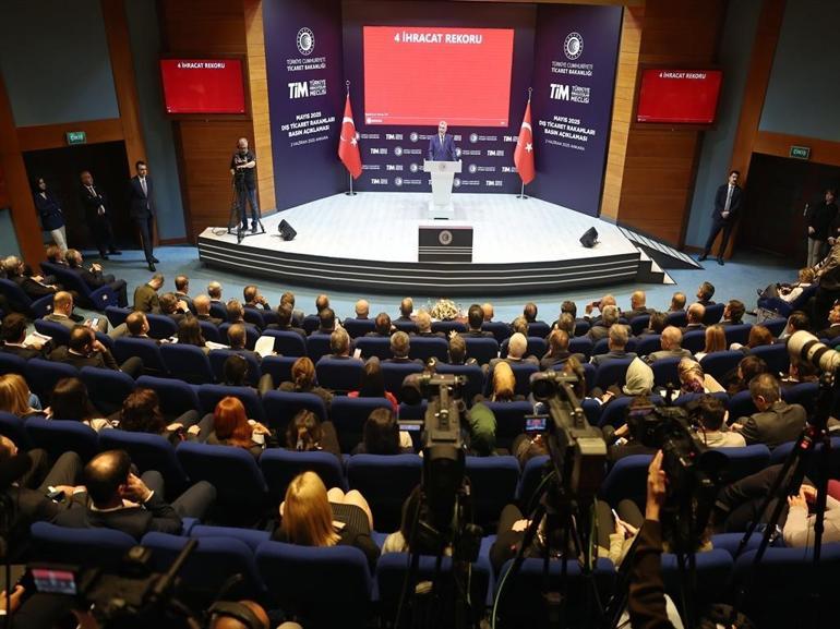 Bakan Bolat: Mayıs ayında ihracatımız 24 milyar 800 milyon doları geçmiştir
