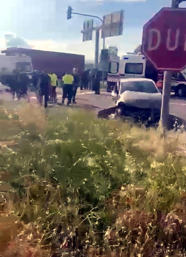 Başsavcının bulunduğu ambulans, kazaya karıştı; 8 yaralı