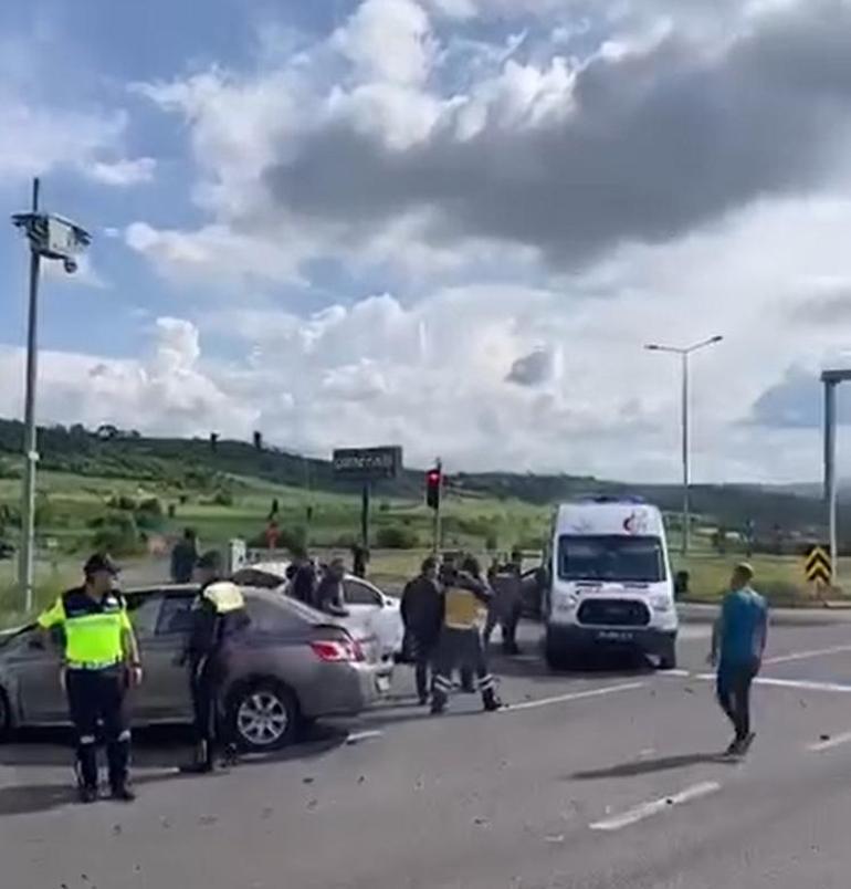 Başsavcının bulunduğu ambulans, kazaya karıştı; 8 yaralı