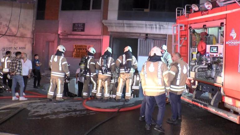 Güngörende 4 katlı tekstil firmasında yangın