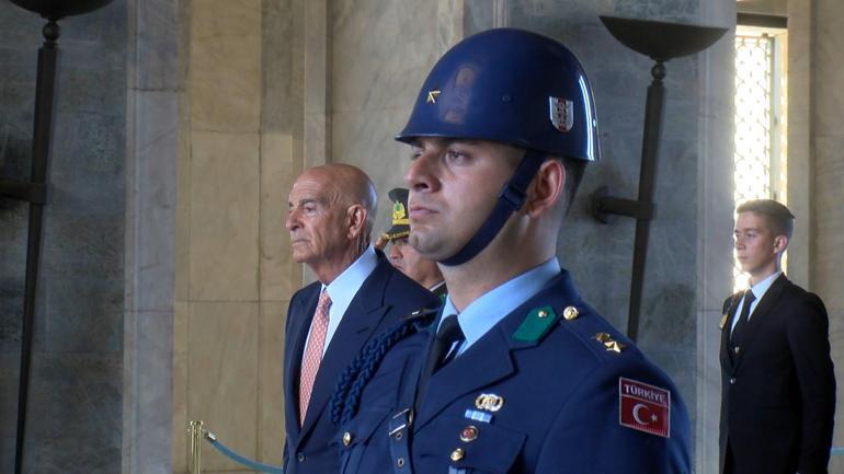 ABD Büyükelçisi Barracktan Anıtkabire ziyaret