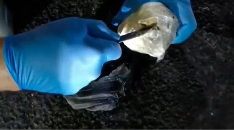 Sahte kimliklerle kargo şirketi acentesi kurup uyuşturucu sevkiyatı yapan 9 şüpheli tutuklandı