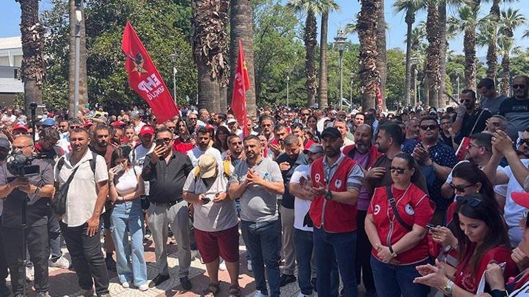 İzmirde grevin 6ncı gününde Konakta çöpler birikti