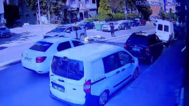 Ataşehir’de motosiklet kazası kamerada
