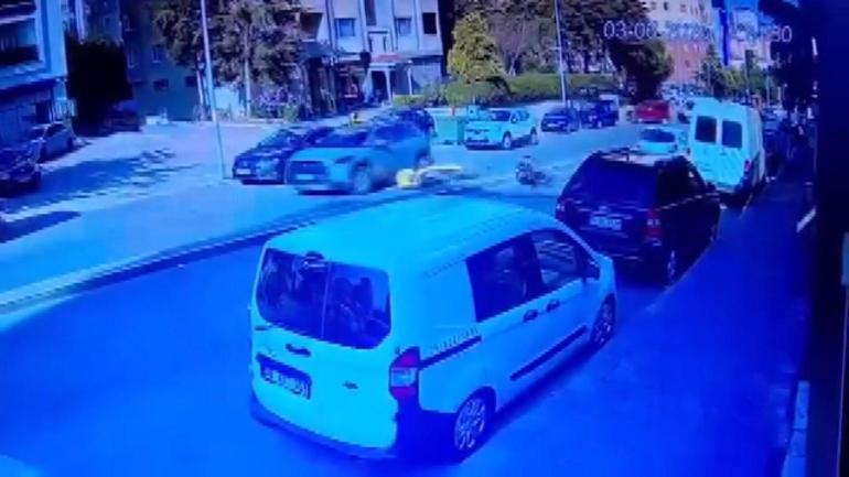Ataşehir’de motosiklet kazası kamerada