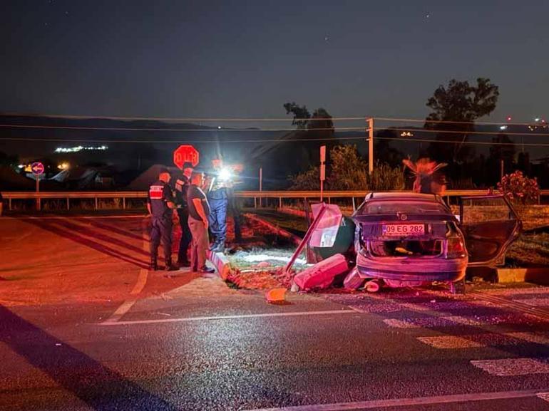 Aydında 2 otomobil çarpıştı: 2 ölü, 3 yaralı