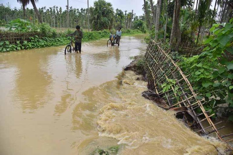 Hindistanda sel: 44 ölü