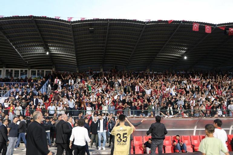 25 yıl sonra 1inci Lige çıkan Van Spordan coşkulu kutlama