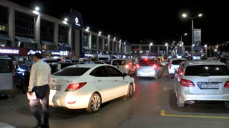 15 Temmuz Demokrasi Otogarı ve köprülerde bayram yoğunluğu gece de sürdü