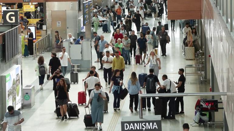 Sabiha Gökçen Havalimanında bayram yoğunluğu; 815 uçuş gerçekleştirilecek