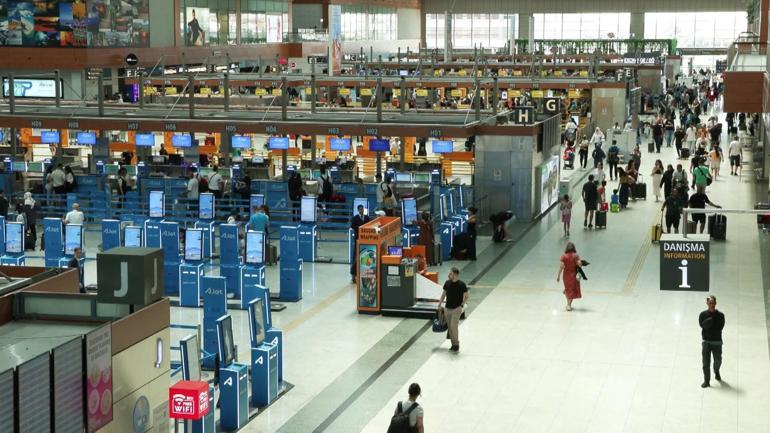 Sabiha Gökçen Havalimanında bayram yoğunluğu; 815 uçuş gerçekleştirilecek