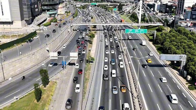İstanbulda bayram trafiği havadan görüntülendi