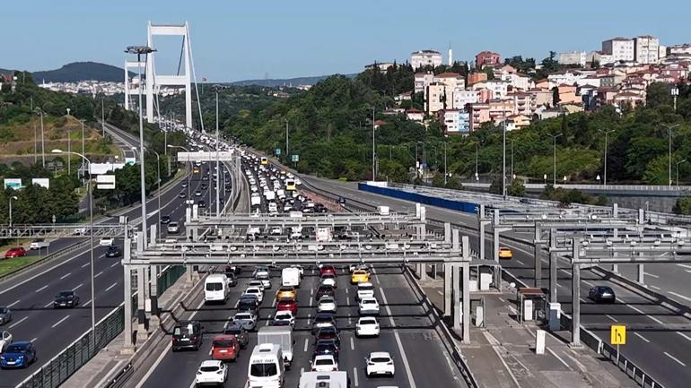 İstanbulda bayram trafiği havadan görüntülendi