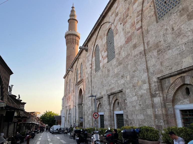 Bursada bayram namazını Ulu Camiinde kıldılar; avlular doldu