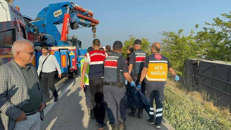 Konyada yolcu otobüsü devrildi: 1 ölü, 10u ağır 26 yaralı
