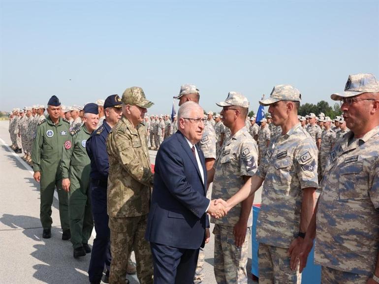 Cumhurbaşkanı Erdoğan, Mehmetçiğin bayramını kutladı