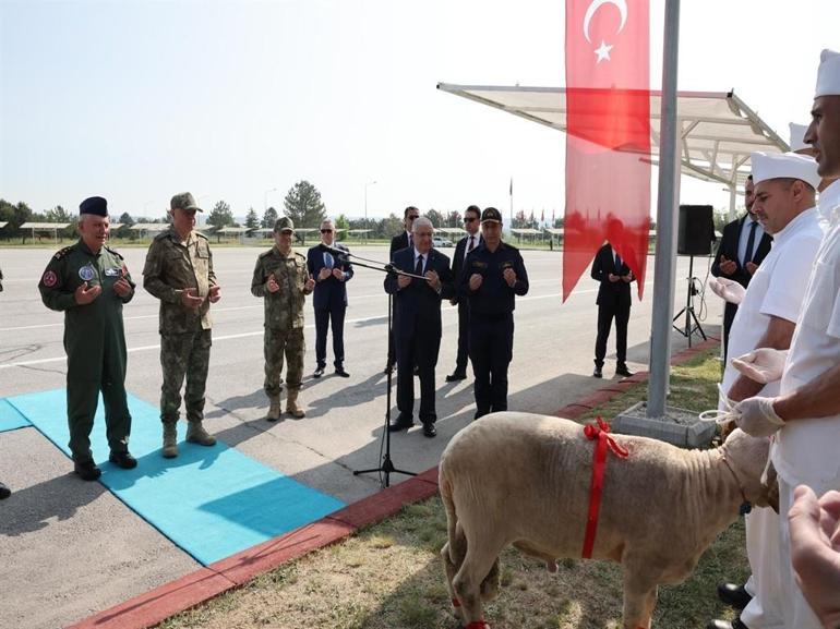 Cumhurbaşkanı Erdoğan, Mehmetçiğin bayramını kutladı